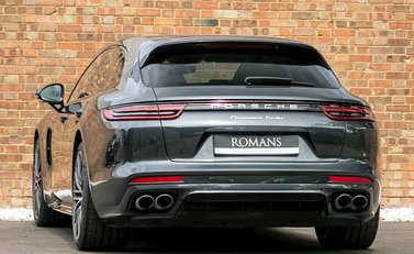 Porsche Panamera Turbo Sport Turismo 3