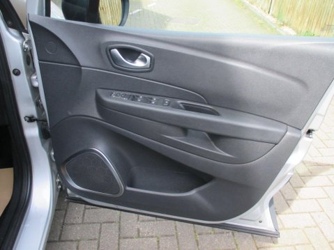 Renault Captur 0.9 TCe ENERGY Dynamique Nav Euro 6 (s/s) 5dr 40