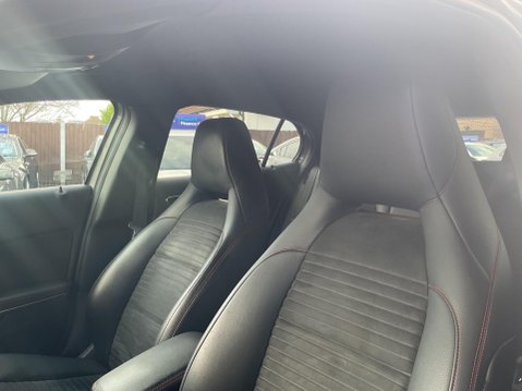 Mercedes-Benz GLA 2.1 GLA200d AMG Line Euro 6 (s/s) 5dr 29