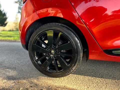 Renault Clio DYNAMIQUE S NAV TCE 32