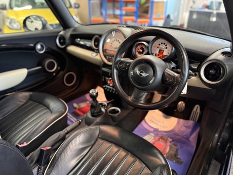 Mini Convertible 1.6 Cooper S Euro 5 (s/s) 2dr 13