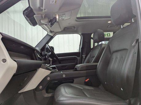 Land Rover Defender 3.0 Defender SE D MHEV Auto 4WD 5dr 57