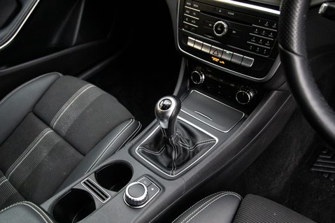 Mercedes-Benz GLA Class GLA 180 URBAN EDITION 29