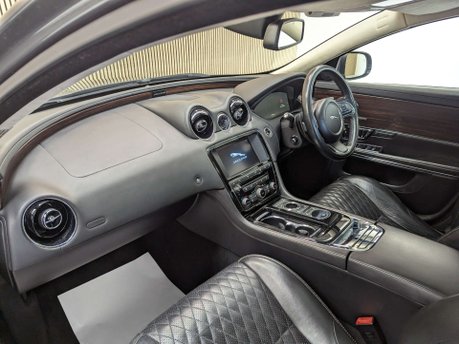 Jaguar XJ 3.0 XJ Portfolio V6 D Auto 4dr 33