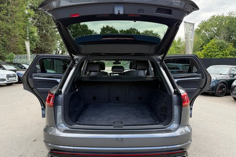 Volkswagen Touareg V6 BLACK EDITION TSI - DEMO +1 OWNER - FULL VW SERVICE HISTORY 14