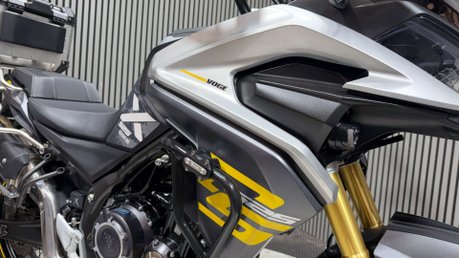 Voge DS 2025 ONLY 3K PANNIERS SCREEN ADVENTURE BIKE A2 READY 25