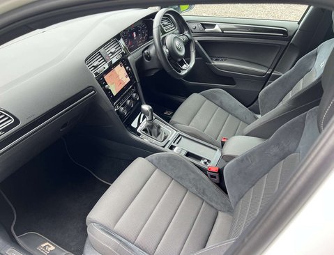 Volkswagen Golf 2.0 Golf R TSi 4Motion Semi-Auto 4WD 5dr 35
