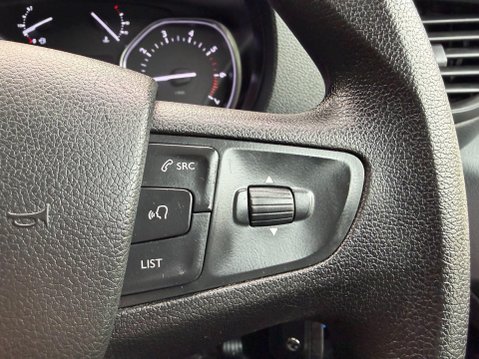 Vauxhall Vivaro 1.5 Turbo D 2900 Dynamic Panel Van 6dr Diesel Manual L2 H1 Euro 6 (s/s) (10 28