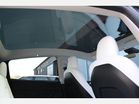 Tesla Model Y LONG RANGE 4