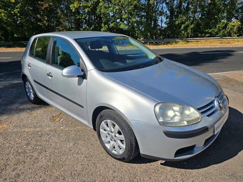 Volkswagen Golf SE 2