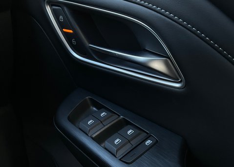 MG ZS HYBRID+ TROPHY 18