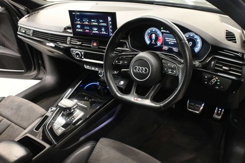 Audi A4 2.0 A4 Black Edition 40 TDI Quattro Semi-Auto 4WD 5dr 42