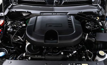 Land Rover Defender SE 31