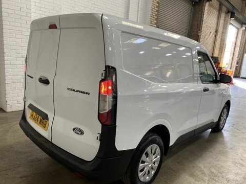Ford Transit Courier TREND ECOBOOST 5