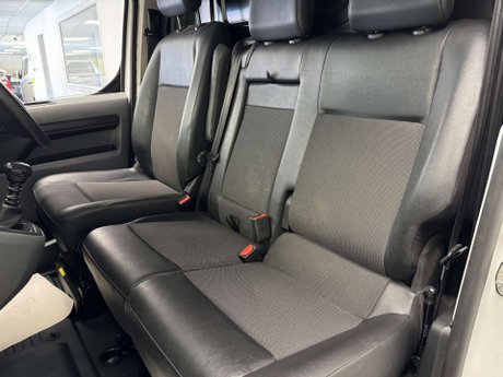 Vauxhall Vivaro 1.5 Vivaro 2900 Sportive S/S 13