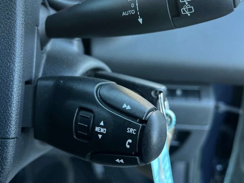 Peugeot 3008 1.6 3008 Active HDi 5dr 37