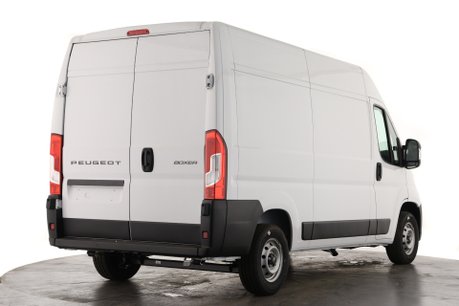 Peugeot Boxer 35 L2H2 PROFESSIONAL PV 3