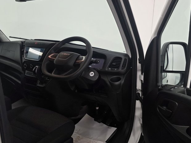 Iveco Daily Daily 35C14 Diesel 2.3 High Roof Business Van 4100L WB Hi-Matic 17