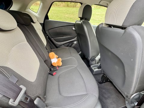 Renault Captur ICONIC TCE 48