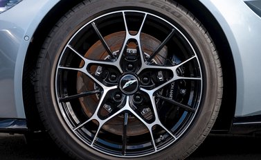 Aston Martin V8 Vantage 10