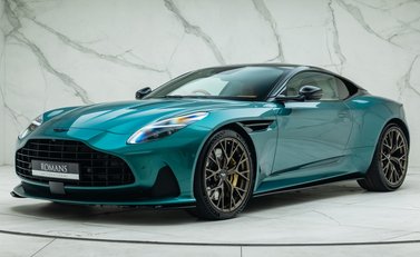 Aston Martin DB12 V8 1