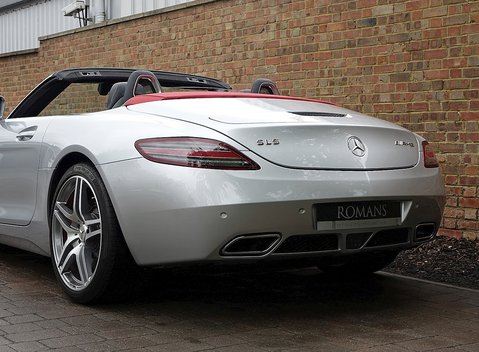 Mercedes-Benz SLS AMG Roadster 8
