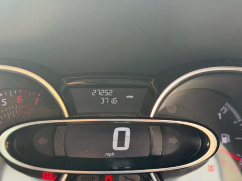 Renault Clio 0.9 TCe Iconic Euro 6 (s/s) 5dr 28