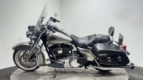 Harley-Davidson Touring ROAD KING FLHR 2009 14K MOT WARRANTY 1584 CRUISER BIKE 4