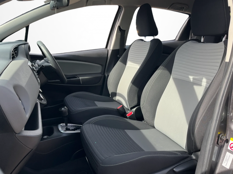 Toyota Yaris 1.5 Hybrid Icon Tech 5dr CVT 18