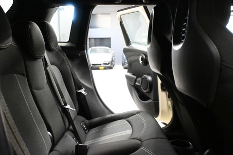 Mini Hatch 1.5 Cooper Sport Auto 5dr 44