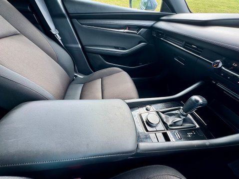 Mazda 3 SE-L LUX MHEV 42