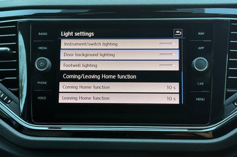 Volkswagen T-Roc R TSI 4MOTION DSG - LAPOIZ BLUE -FULL VOLKSWAGEN SERVICE HISTORY -CARPLAY 43