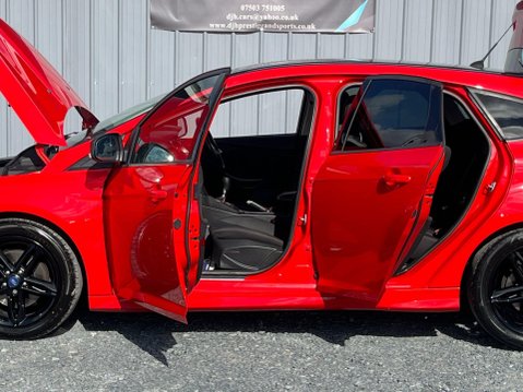 Ford Focus 1.5T EcoBoost Zetec S Red Edition Euro 6 (s/s) 5dr 15