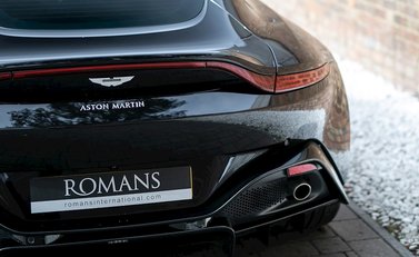 Aston Martin V8 Vantage 25