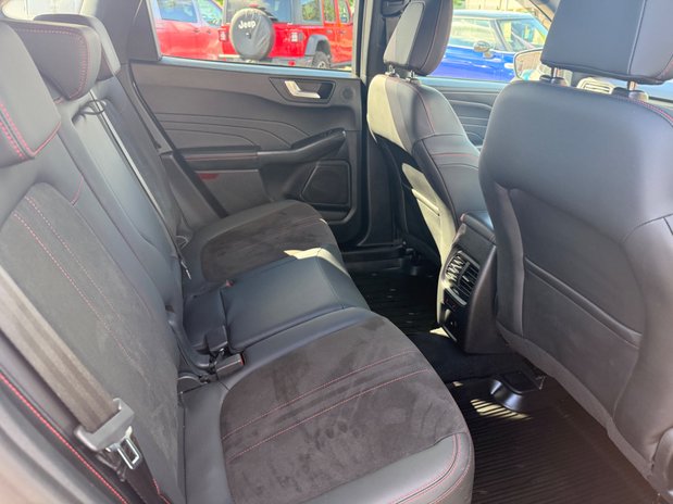 Ford Kuga ST-LINE 16