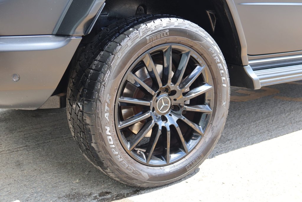 Mercedes-Benz G Series 2109 G 350 D 4MATIC AMG LINE PREMIUM MATT BLACK WRAPP 11