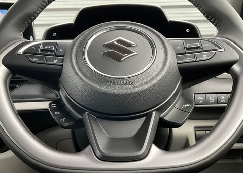 Suzuki Swift Motion 1.2 Mild Hybrid 22