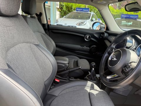 Mini Hatch 1.5 Cooper Euro 6 (s/s) 3dr 23