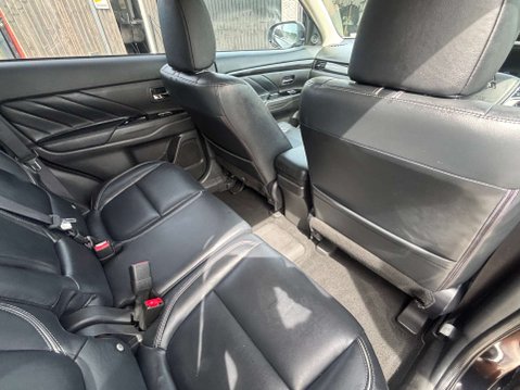 Mitsubishi Outlander 2.0h 12kWh GX4h SUV 5dr Petrol Plug-in Hybrid CVT 4WD Euro 6 (s/s) (200 ps) 39