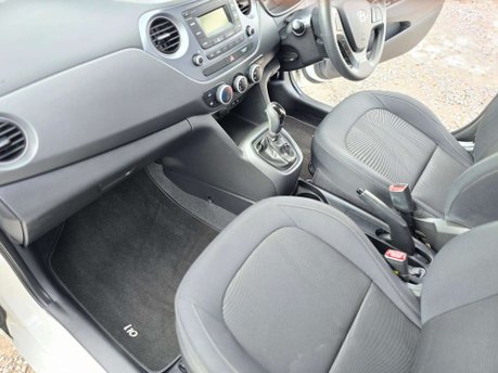 Hyundai i10 1.2 SE Hatchback 5dr Petrol Auto Euro 6 (87 ps) 25