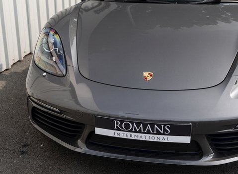 Porsche 718 Boxster S 23
