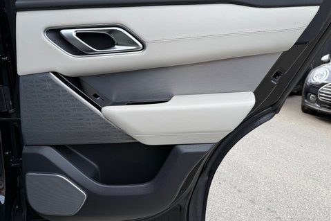 Land Rover Range Rover Velar R-DYNAMIC HSE - ALL BLACK - SLIDING PAN ROOF -2 OWNERS - SERVICE HISTORY 37
