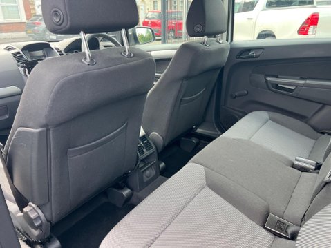 Vauxhall Zafira 1.8 16V Exclusiv Euro 5 5dr 21