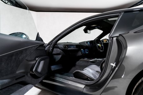 Ferrari 12Cilindri COUPE. HISTORIC PAINTWORK. PASSENGER DISPLAY. LIFT. PANO ROOF. CARBON INT. 14