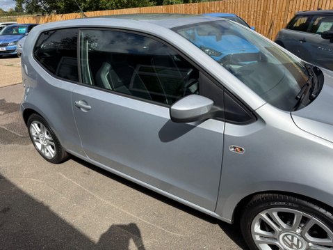 Volkswagen Up HIGH UP 10