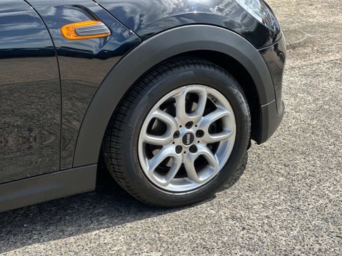 Mini Hatch 1.5 Cooper 3dr 23
