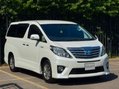 Toyota Alphard Hybrid 25