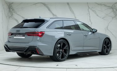 Audi RS6 Avant Carbon Black 3