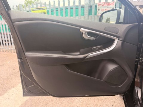 Volvo V40 2.0 V40 R-Design D2 5dr 42