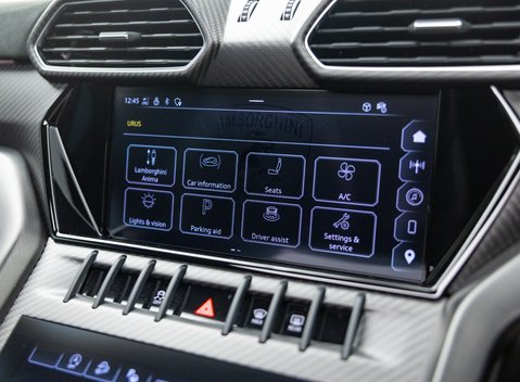 Lamborghini Urus PERFORMANTE 32